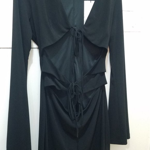 NWT CUT OUT MINI DRESS BLACK. - Picture 6 of 6
